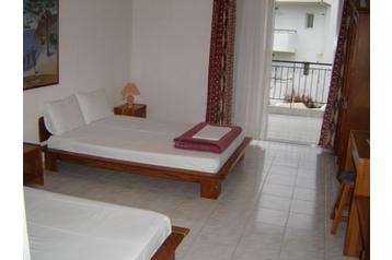 Grecja Privát Foúrka, Zewnątrz